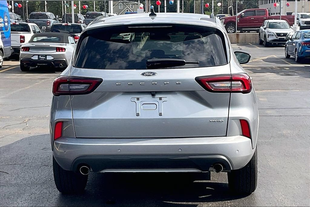 Certified 2024 Ford Escape ST-Line w/ Tech Pack #1 AWD/4WD image 3