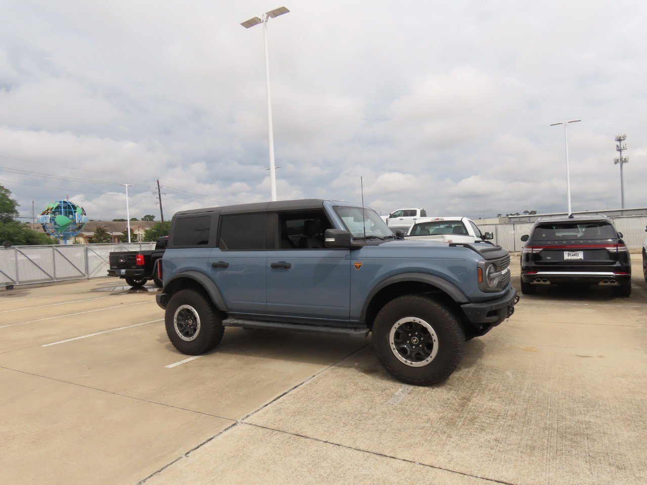 Certified 2023 Ford Bronco Badlands w/ Sasquatch Package AWD/4WD image 6