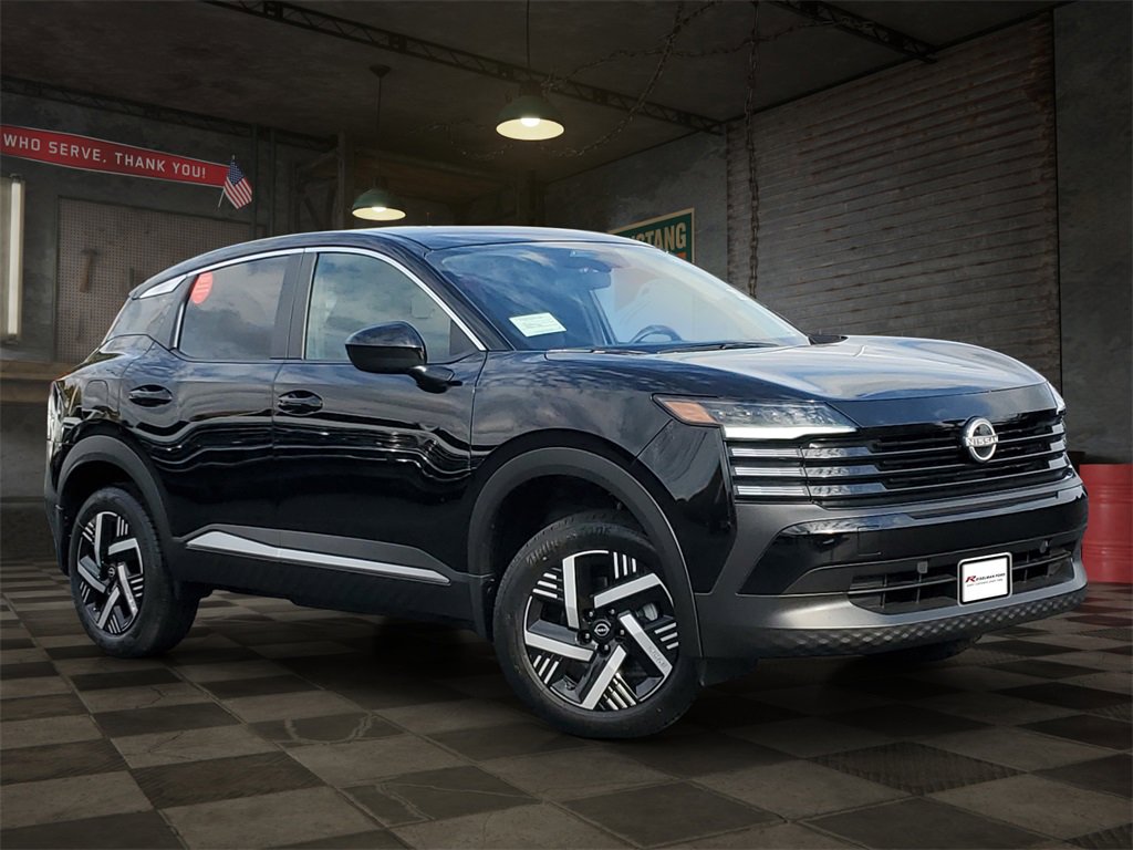 Used 2025 Nissan Kicks SV image 2