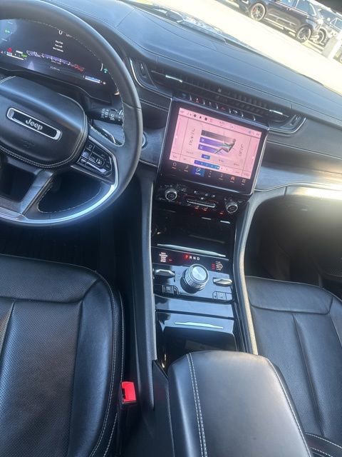 Used 2023 Jeep Grand Cherokee Overland AWD/4WD image 29