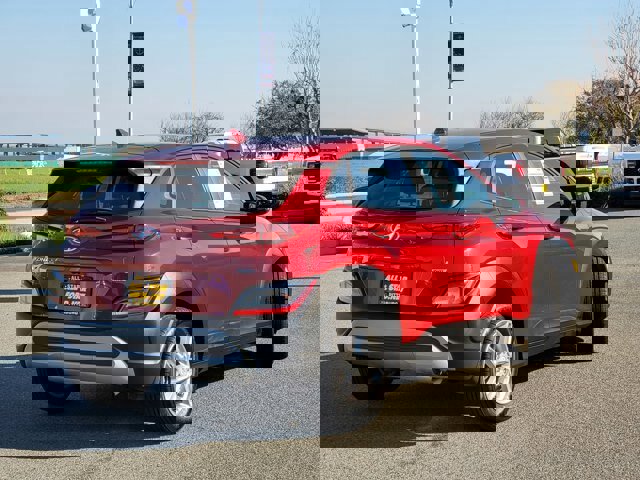 Used 2023 Hyundai Kona SE w/ Cargo Package image 5