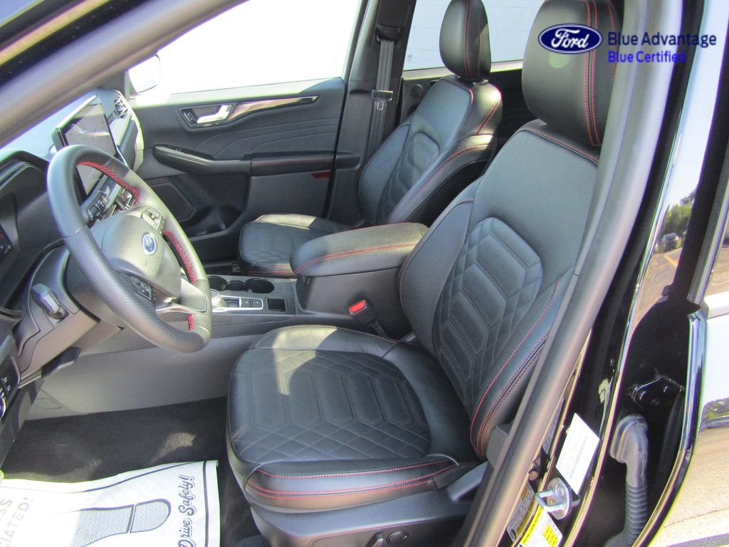 Certified 2024 Ford Escape ST-Line Elite w/ Premium Technology Package AWD/4WD image 3