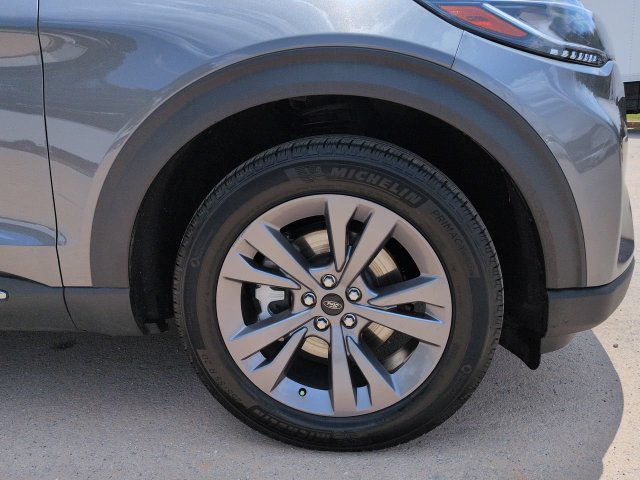 Certified 2025 Ford Explorer Active w/ Active Comfort Package AWD/4WD image 12
