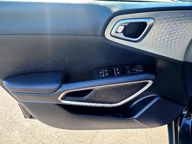 Used 2023 Kia Soul LX w/ Option Group 015 image 13