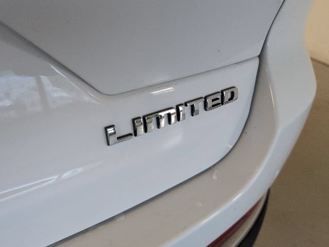 Used 2023 Jeep Grand Cherokee Limited AWD/4WD image 38