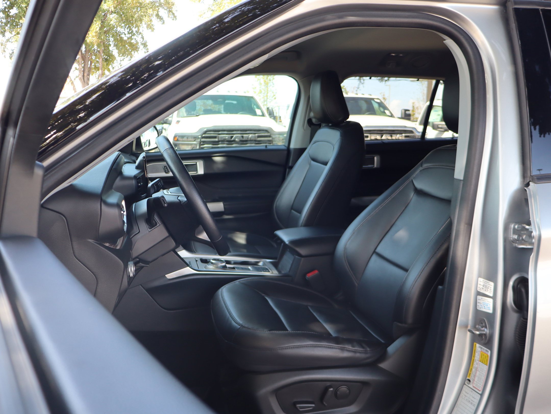 Certified 2022 Ford Explorer Limited RWD image 12