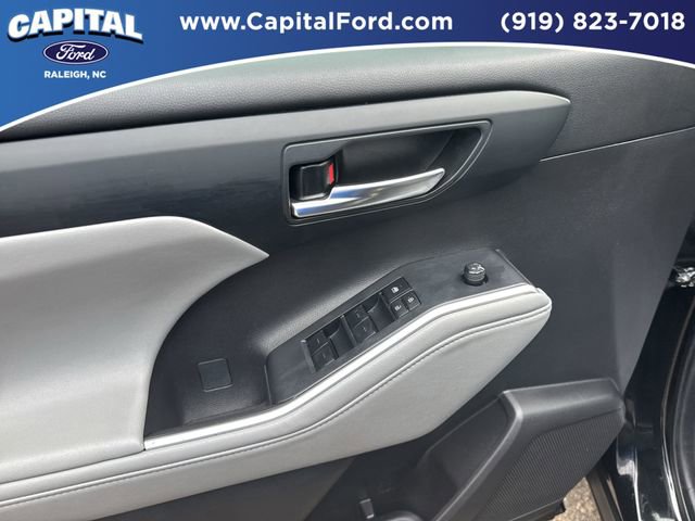 Used 2024 Toyota Highlander XLE image 19