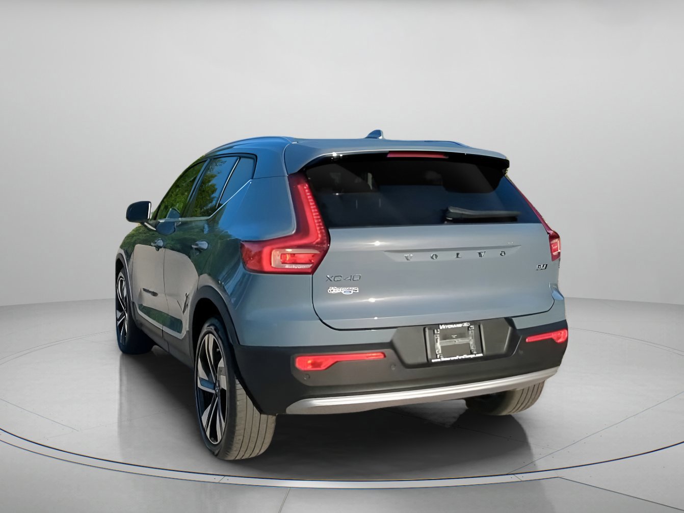 Used 2023 Volvo XC40 B5 Plus w/ Protection Package Premier image 15