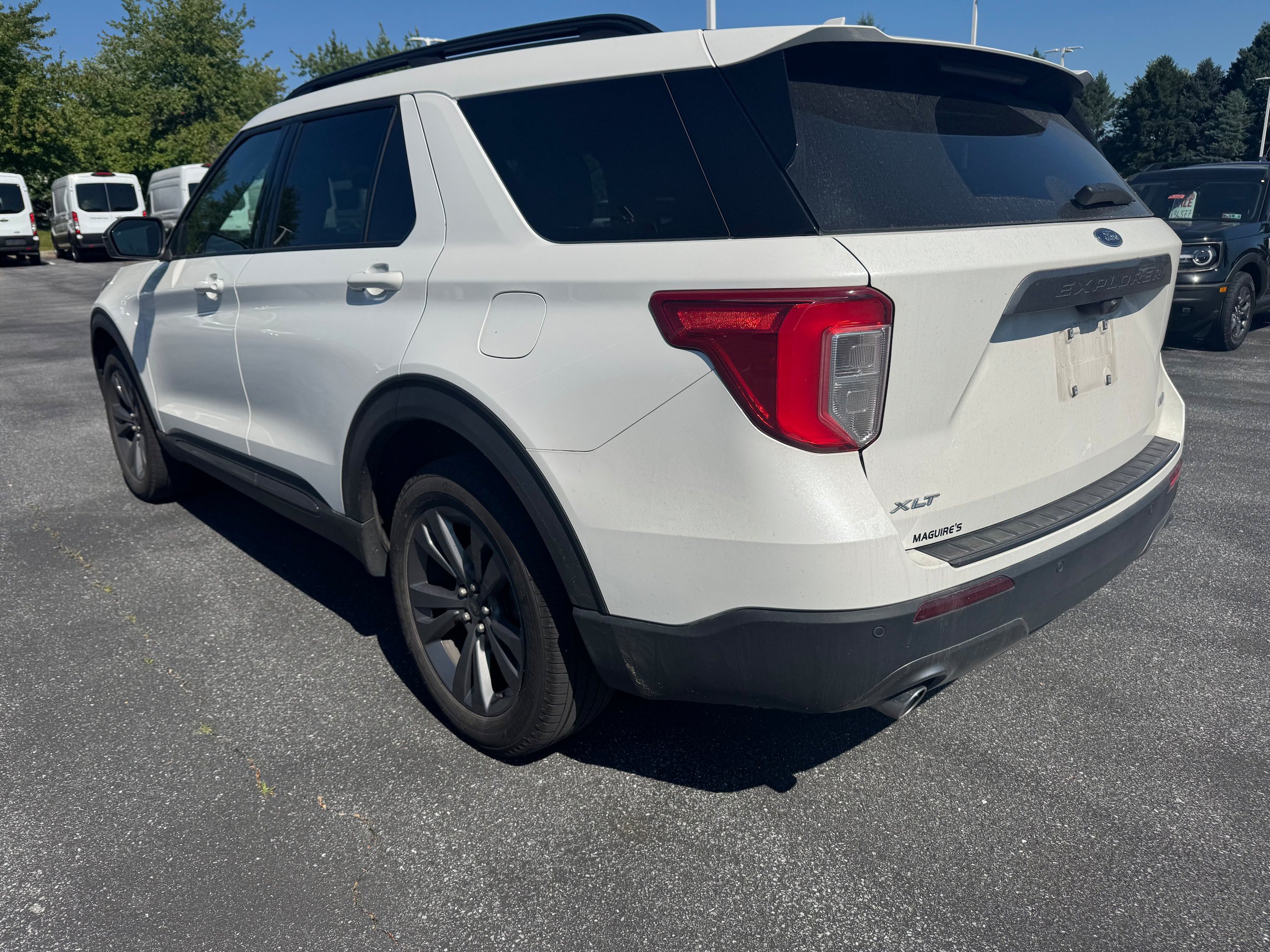 Certified 2023 Ford Explorer XLT w/ Equipment Group 202A AWD/4WD image 3