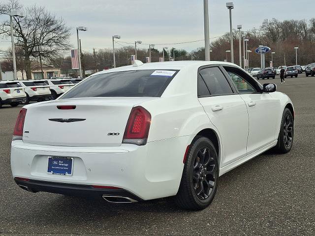 Used 2023 Chrysler 300 Touring L w/ Comfort Group image 4