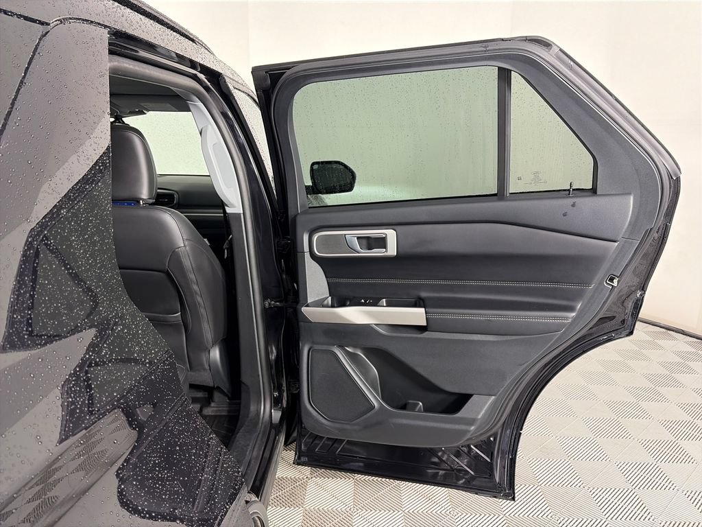 Certified 2023 Ford Explorer XLT w/ Equipment Group 202A AWD/4WD image 28