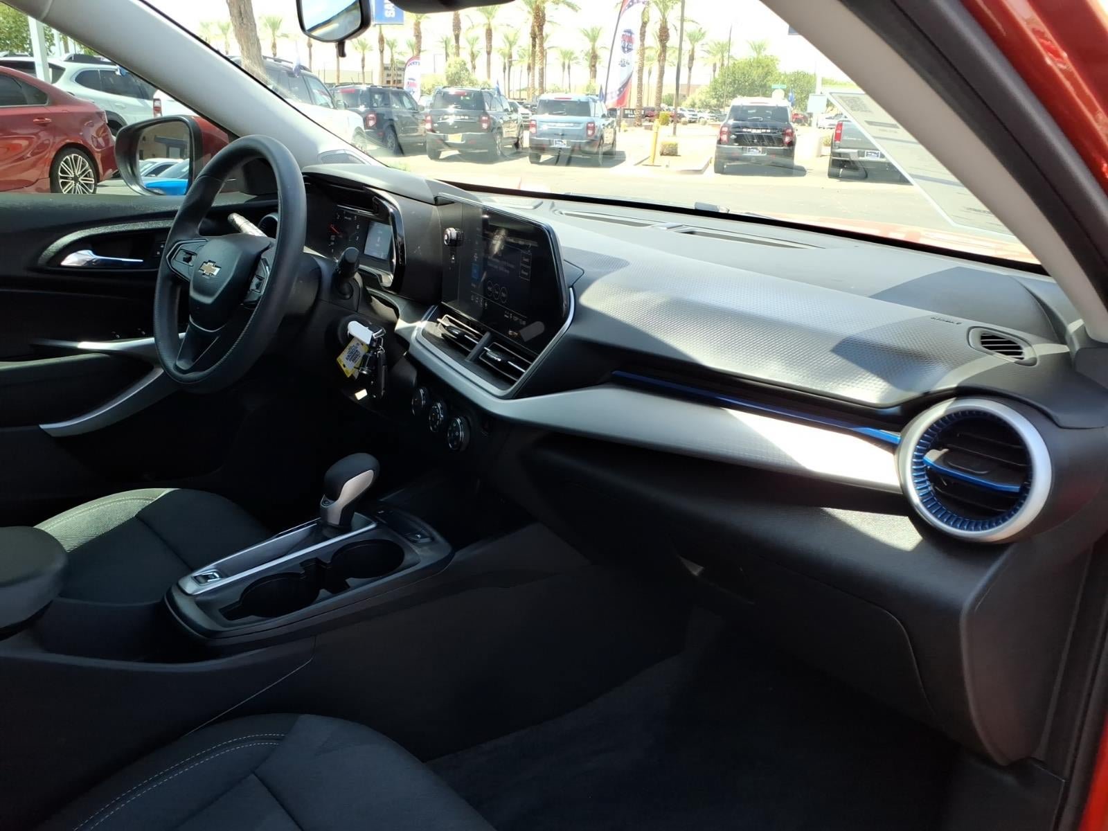 Used 2024 Chevrolet Trax LS w/ LS Convenience Package FWD image 10