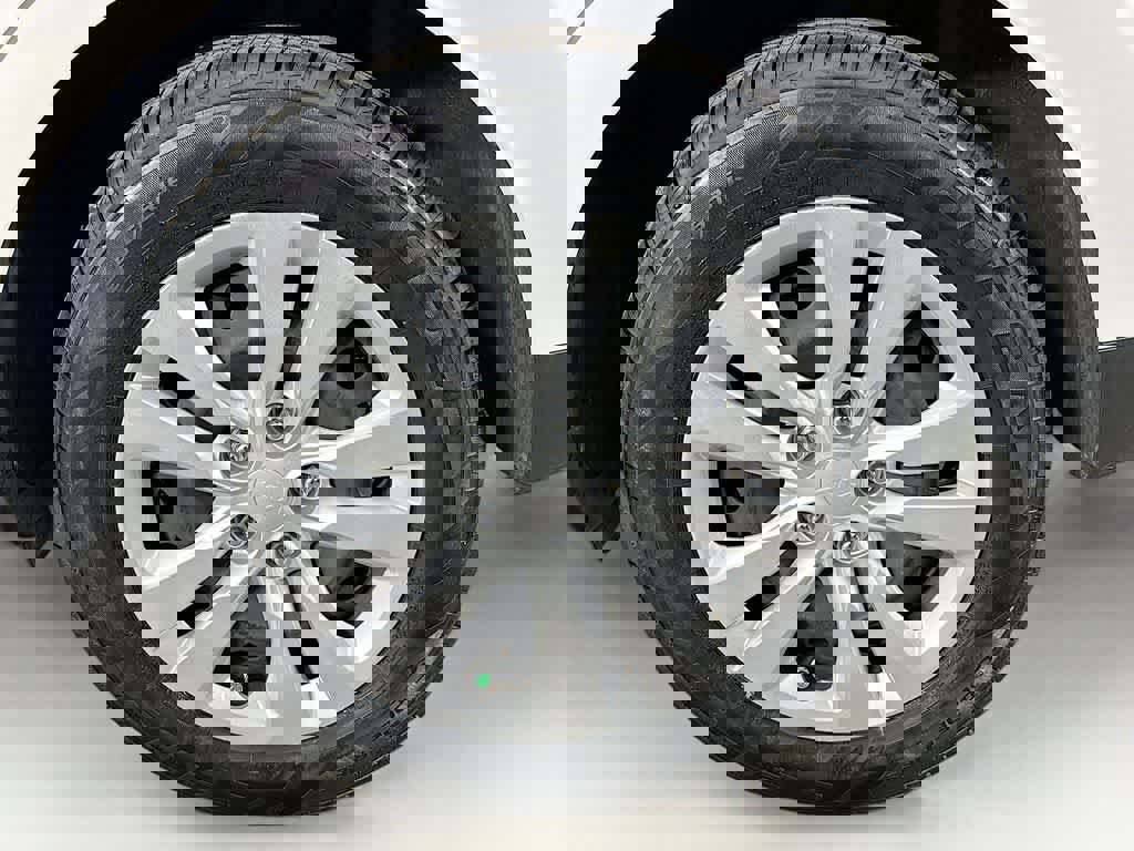 Used 2023 Kia Soul LX image 11