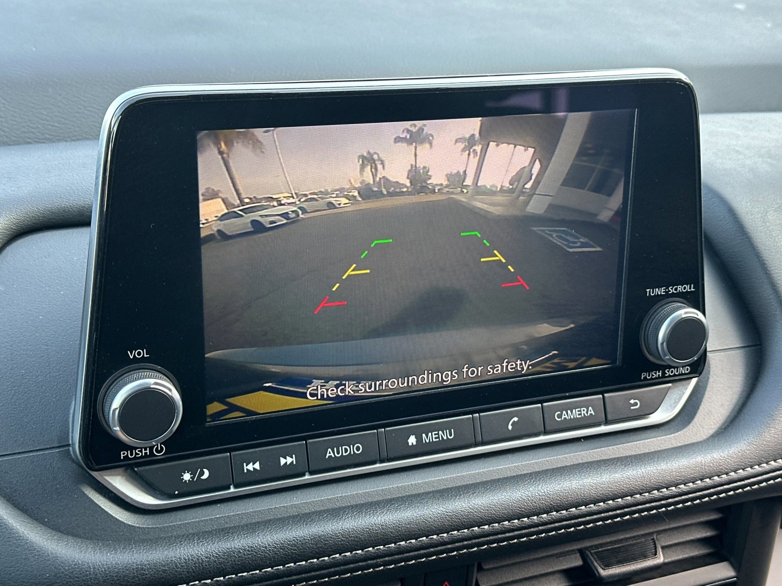 Used 2024 Nissan Rogue S image 18