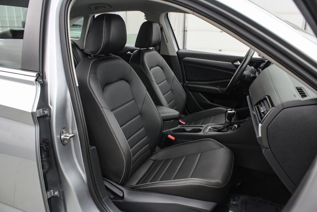 Used 2024 Volkswagen Jetta SE image 20