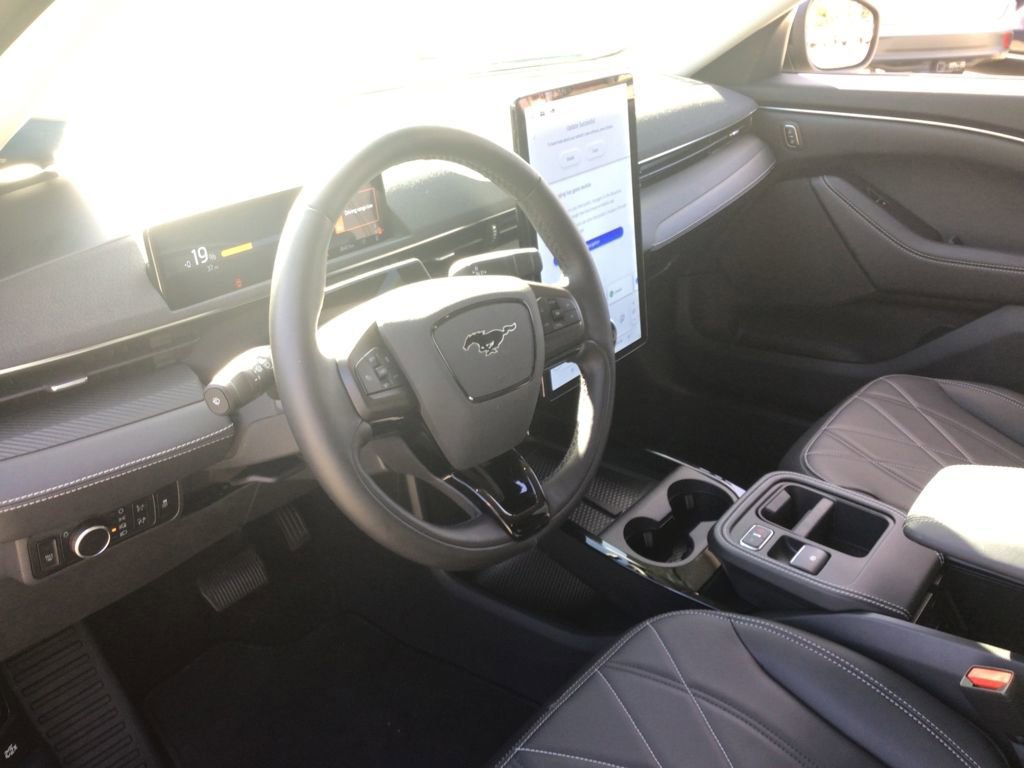 Certified 2025 Ford Mustang Mach-E Select image 10