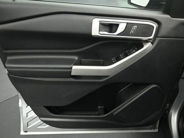 Certified 2022 Ford Explorer XLT w/ Equipment Group 202A image 36