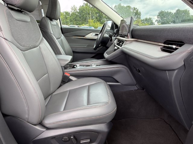 Certified 2026 Ford Explorer Active w/ Active Comfort Package AWD/4WD image 26