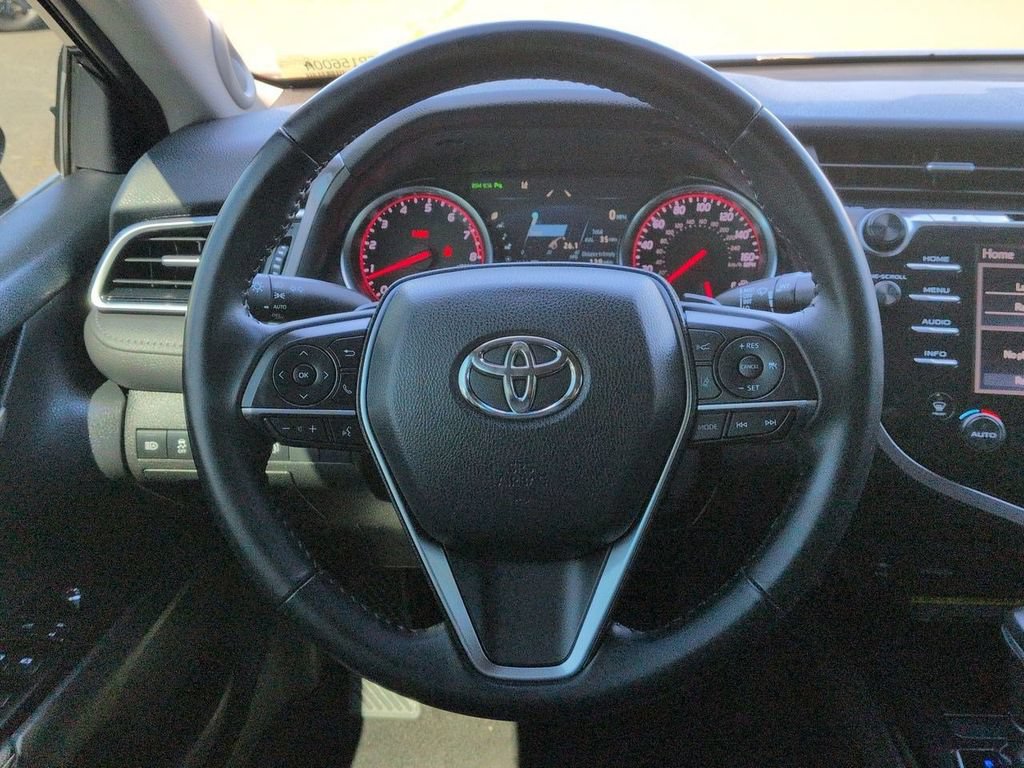 Used 2018 Toyota Camry XSE FWD image 13