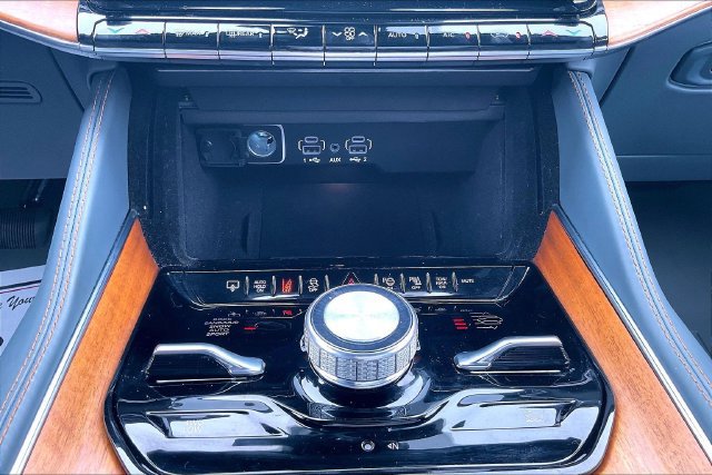 Used 2022 Jeep Grand Wagoneer Series II AWD/4WD image 34