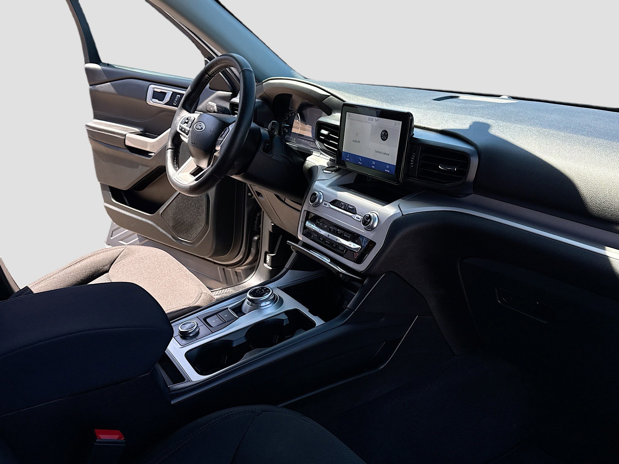 Certified 2024 Ford Explorer XLT w/ Class IV Trailer Tow Package image 8