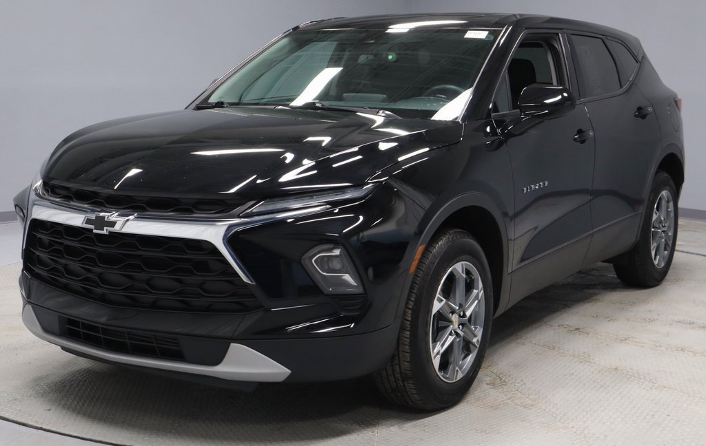 Used 2023 Chevrolet Blazer LT w/ Driver Confidence Package image 6