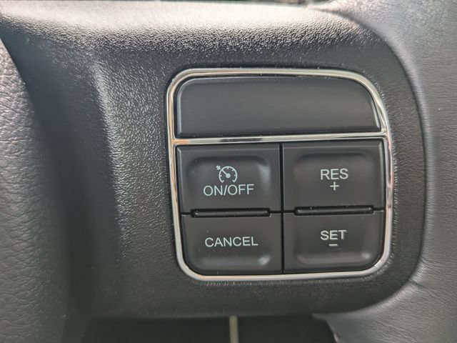 Used 2018 Jeep Wrangler Unlimited Sahara w/ Connectivity Group AWD/4WD image 23