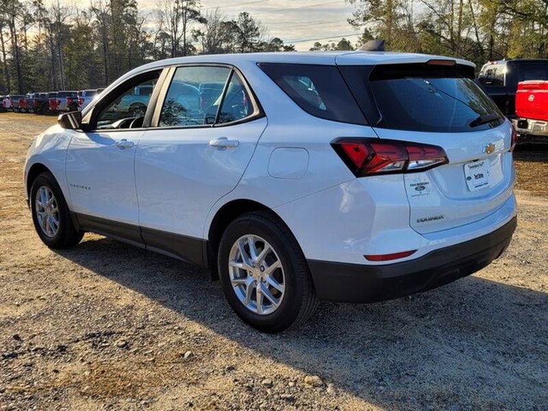 Used 2022 Chevrolet Equinox LS FWD image 8
