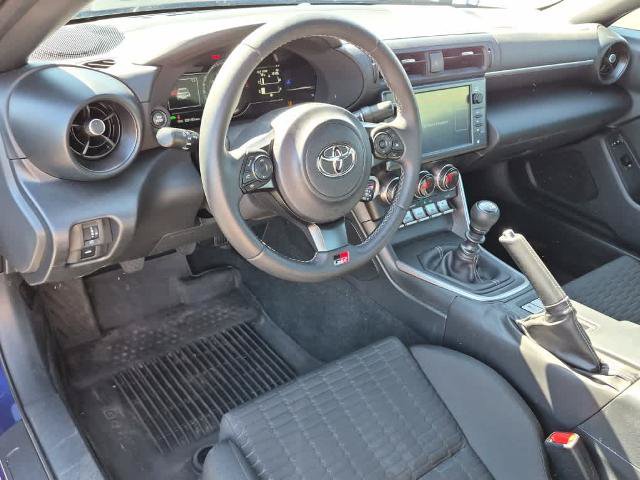 Used 2025 Toyota GR86 RWD image 9