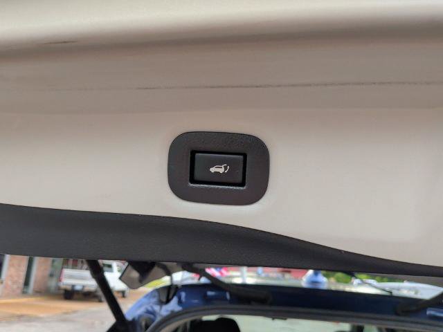 Used 2020 Nissan Rogue SV FWD image 17