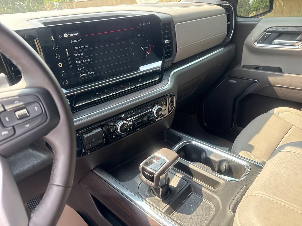 Used 2025 GMC Sierra 1500 SLT w/ SLT Convenience Package AWD/4WD image 16