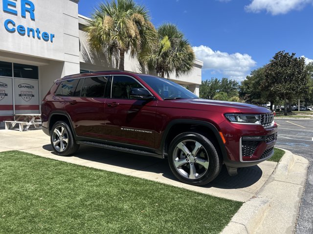 Used 2026 Jeep Grand Cherokee L Limited w/ Luxury Tech Group II RWD image 2
