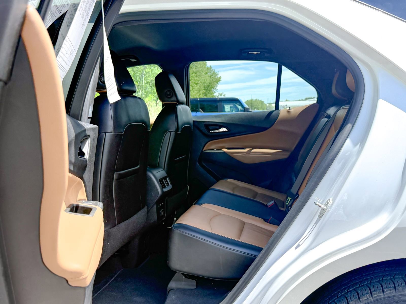 Used 2021 Chevrolet Equinox Premier AWD/4WD image 19
