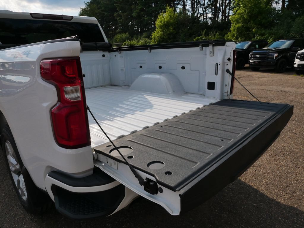 Used 2019 Chevrolet Silverado 1500 Custom w/ Custom Value Package AWD/4WD image 10