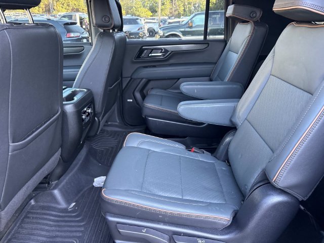 Used 2025 GMC Yukon XL AT4 w/ AT4 Premium Package AWD/4WD image 11