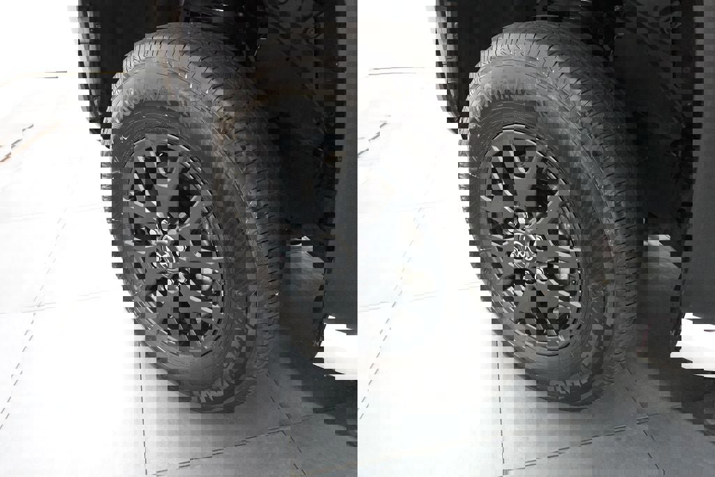 Used 2025 Toyota 4Runner SR5 image 27