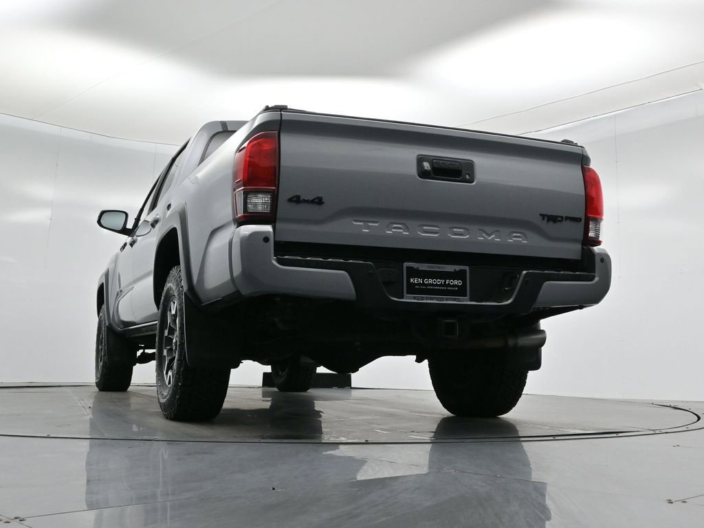 Used 2018 Toyota Tacoma TRD Off-Road image 46