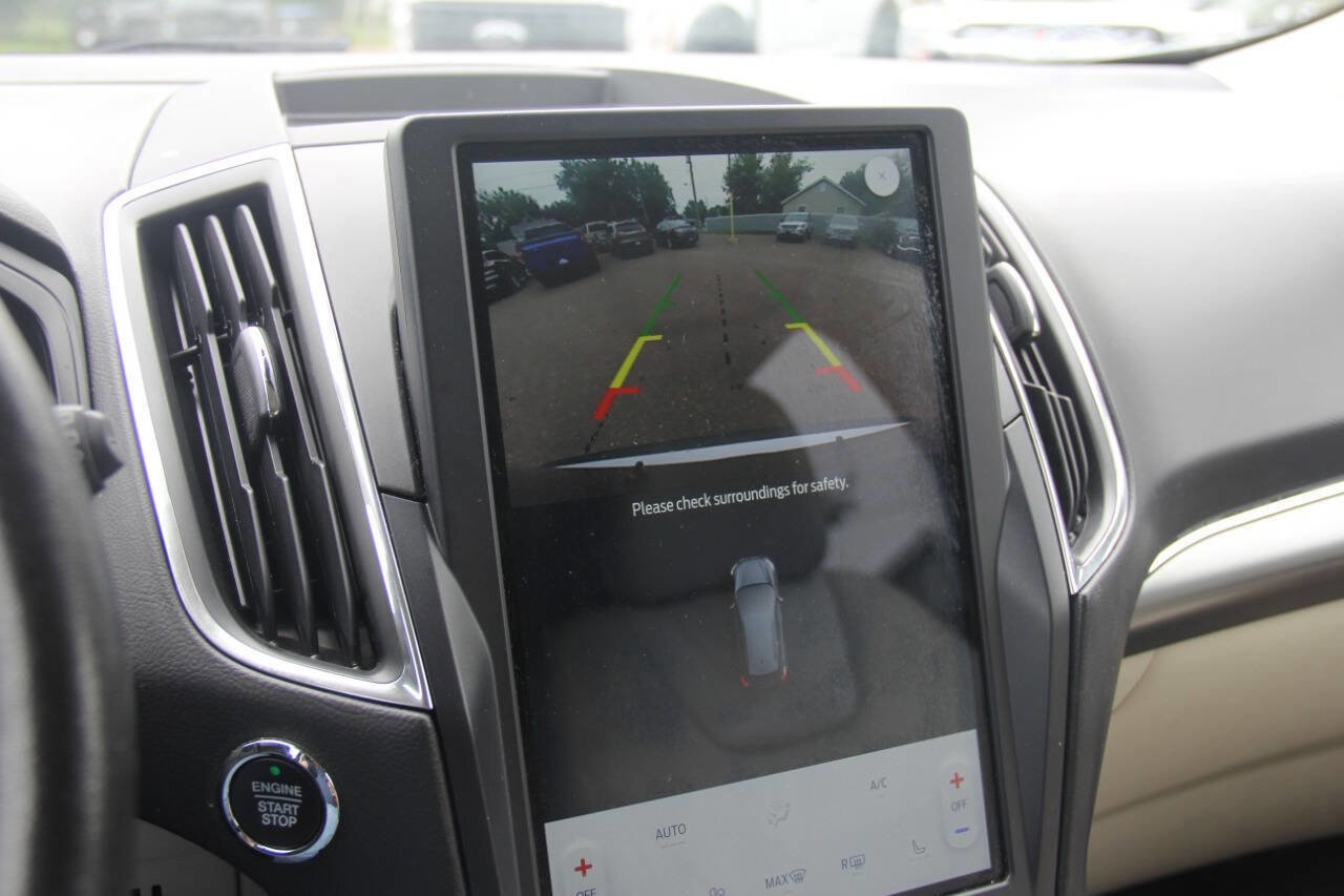 Certified 2022 Ford Edge Titanium image 24