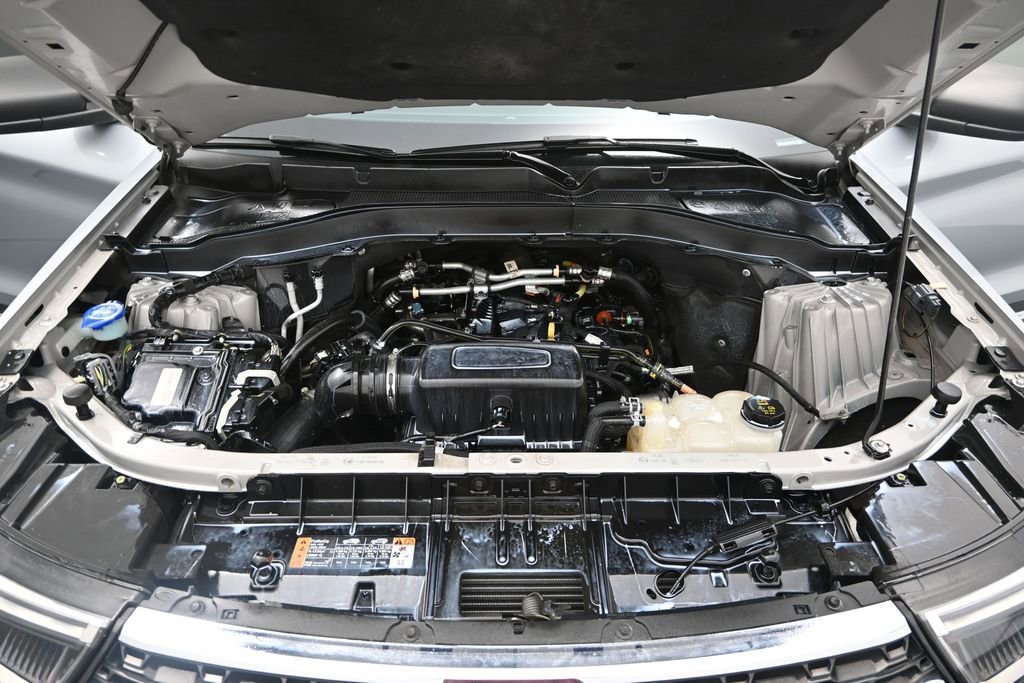 Certified 2023 Ford Explorer XLT w/ Equipment Group 202A RWD image 11