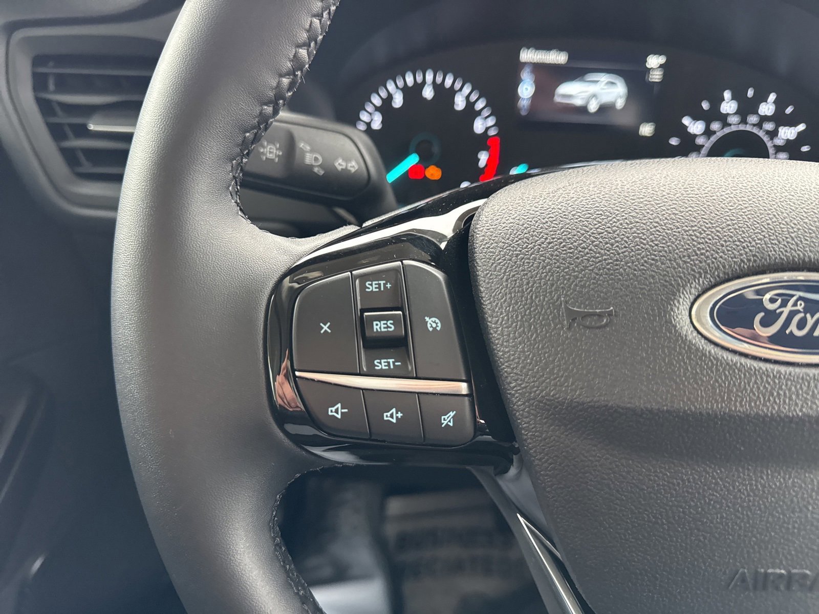 Certified 2022 Ford Escape SE w/ SE Sport Appearance Package image 24