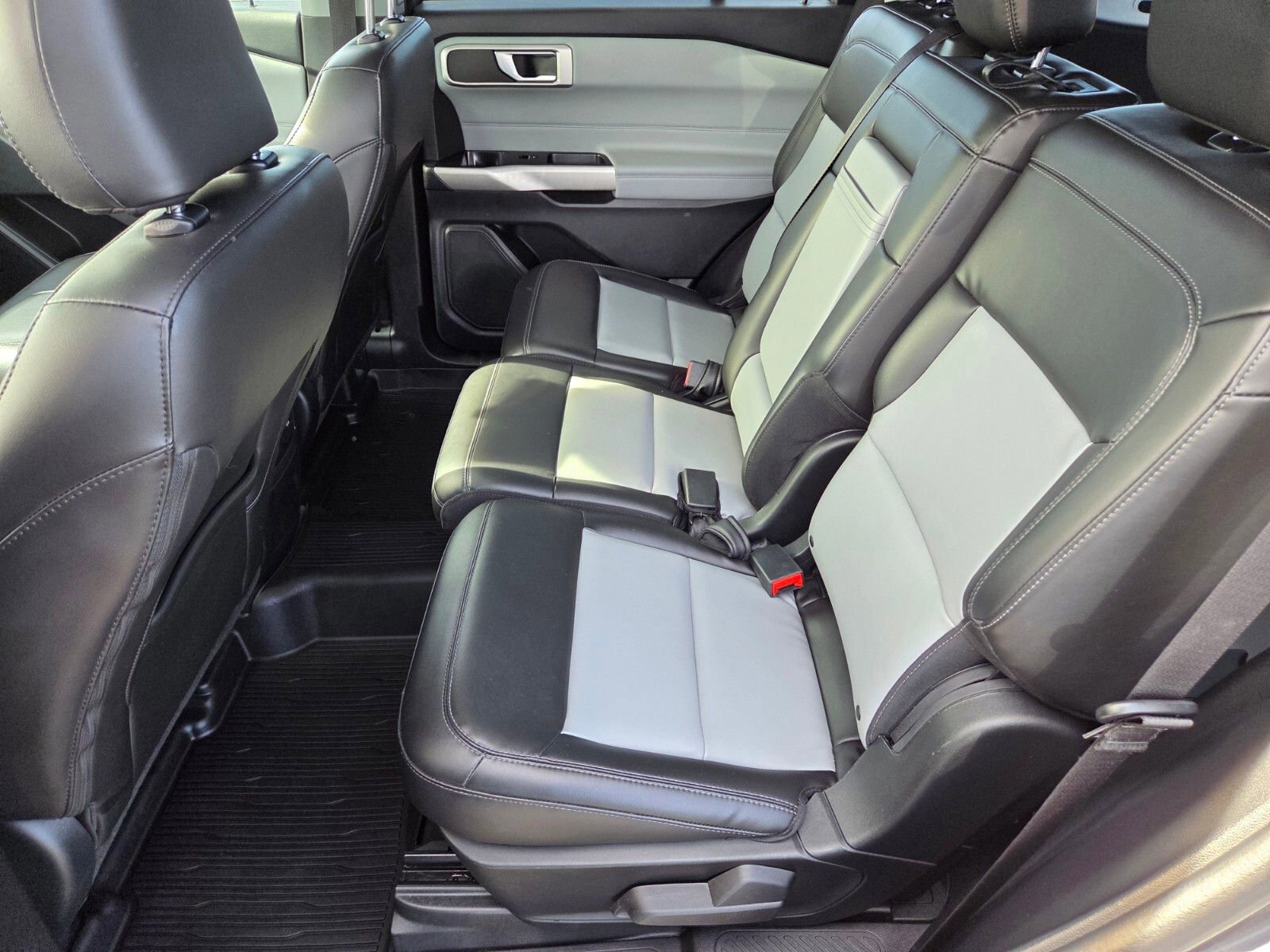 Certified 2023 Ford Explorer XLT w/ Equipment Group 202A image 11