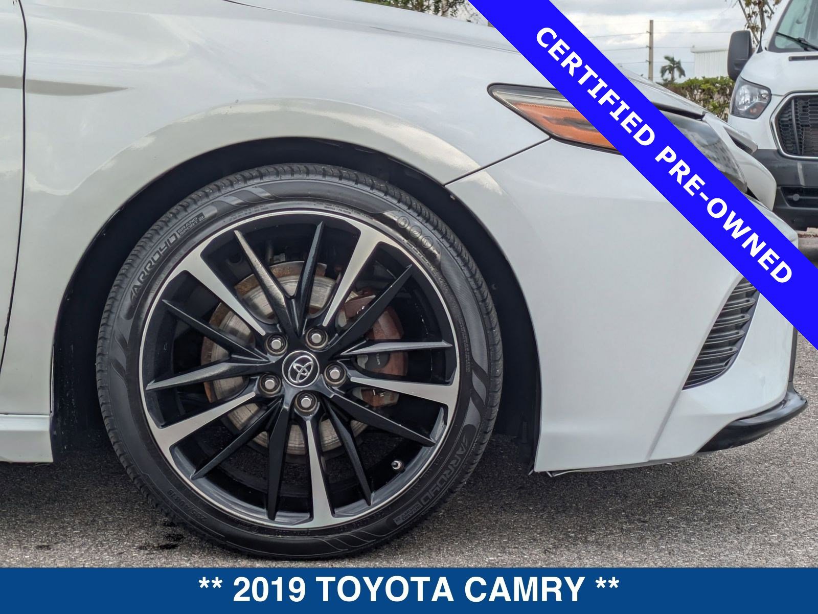 Used 2019 Toyota Camry XSE image 11