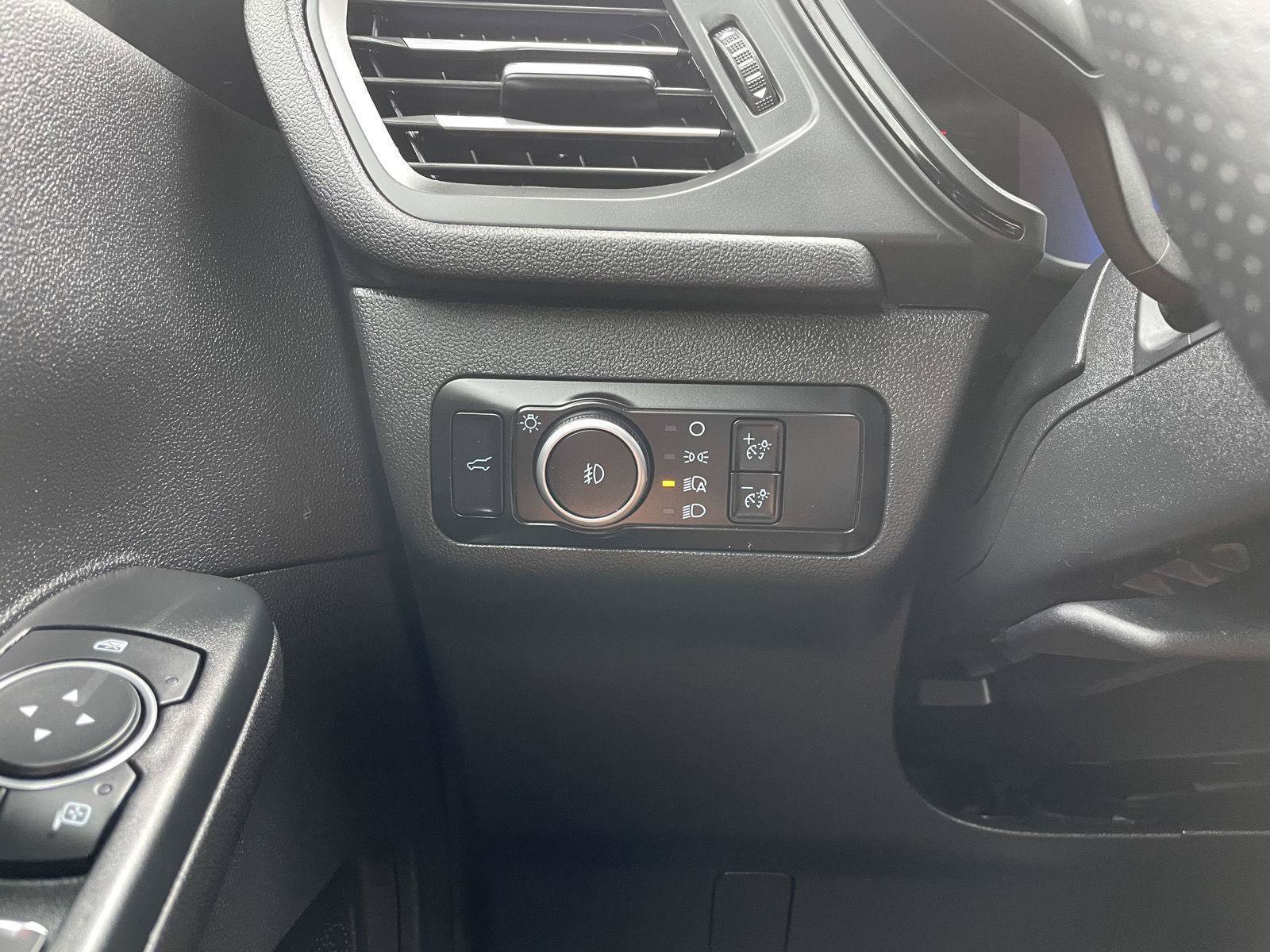 Certified 2025 Ford Escape ST-Line Select AWD/4WD image 16