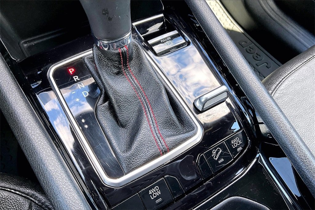 Used 2024 Jeep Compass Trailhawk image 24