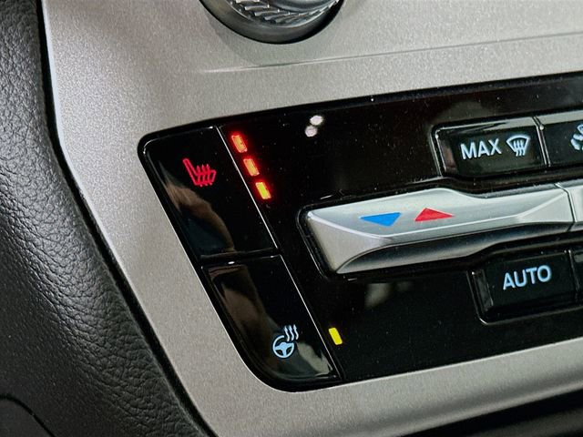 Certified 2022 Ford Explorer XLT w/ Equipment Group 202A image 27