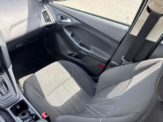 Certified 2017 Ford Focus SE FWD image 15
