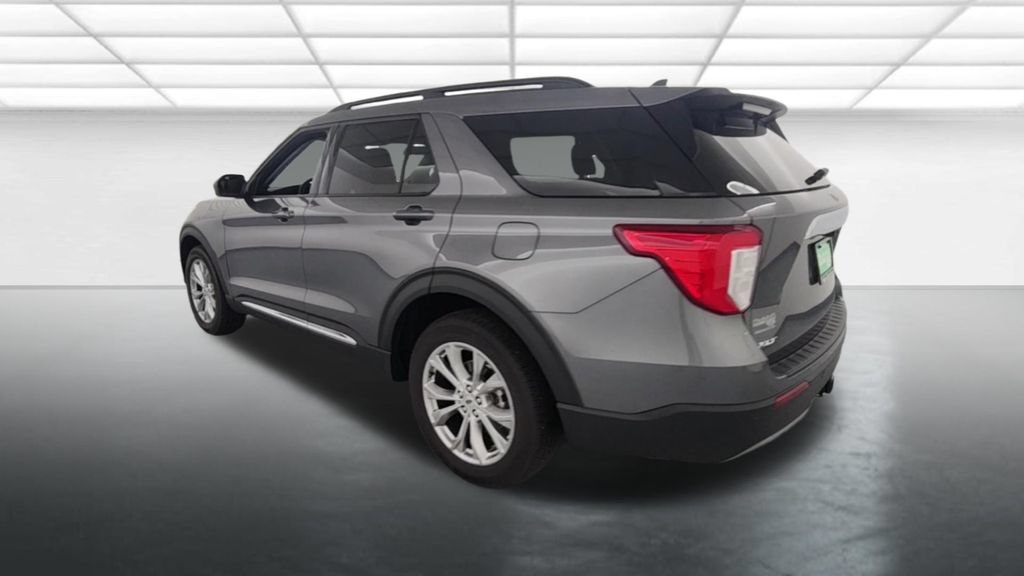 Certified 2024 Ford Explorer XLT w/ Equipment Group 202A AWD/4WD image 7