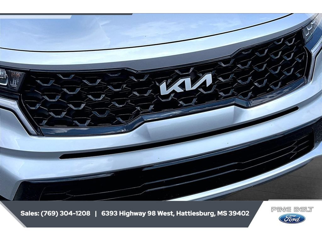 Used 2022 Kia Sorento S w/ Panoramic Sunroof Package FWD image 12