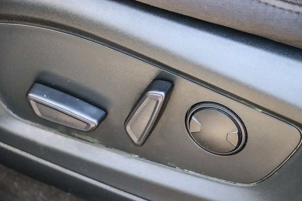 Certified 2020 Ford Explorer XLT RWD image 25