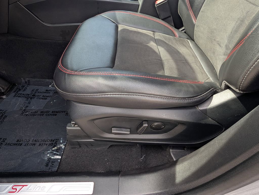 Certified 2023 Ford Explorer ST-Line w/ Class IV Trailer Tow Package image 22